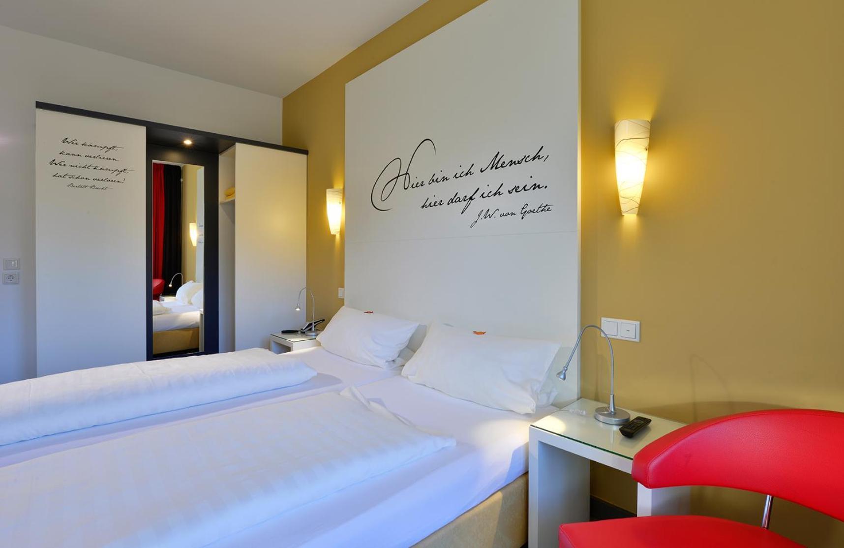 Hotel Alte Schule Бад-Берлебург Экстерьер фото